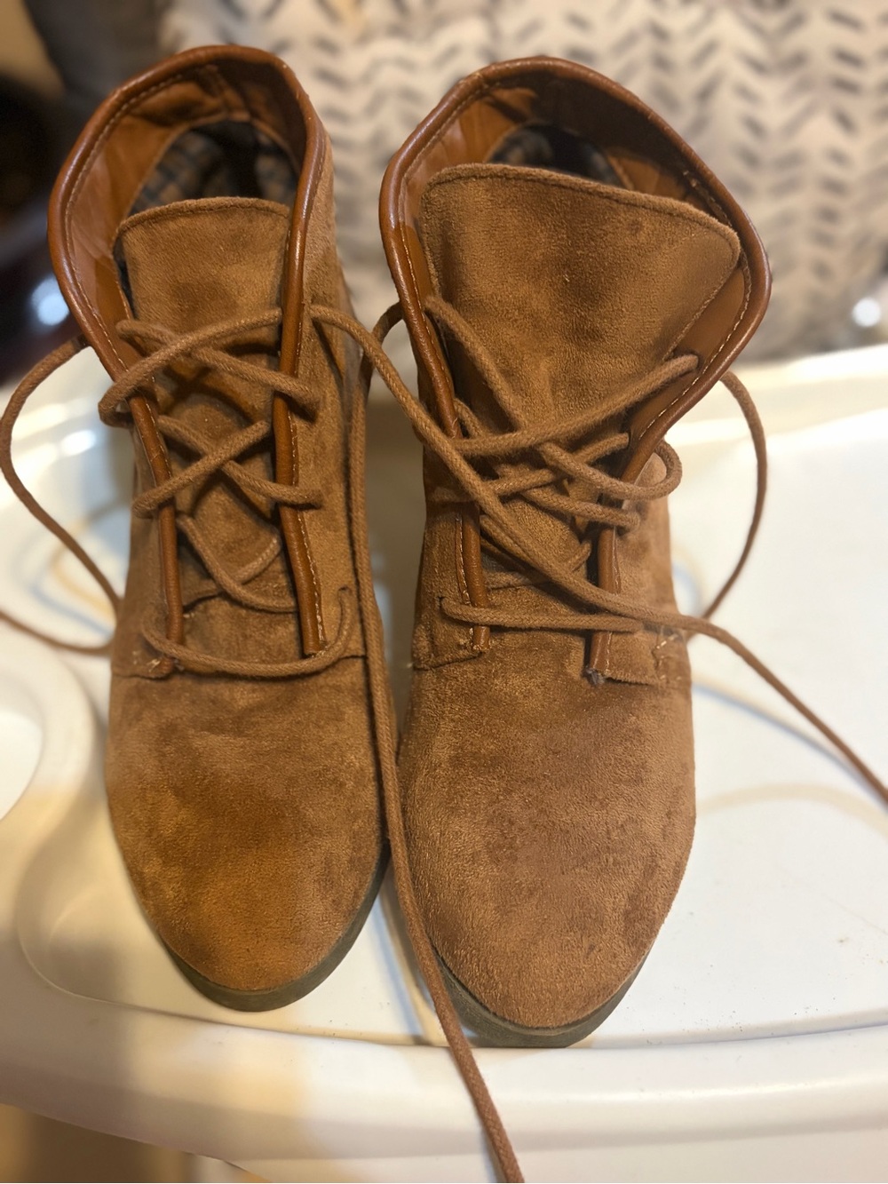 MADDEN GIRLWomen's Suede Lace-Up Ankle Boots in Brown